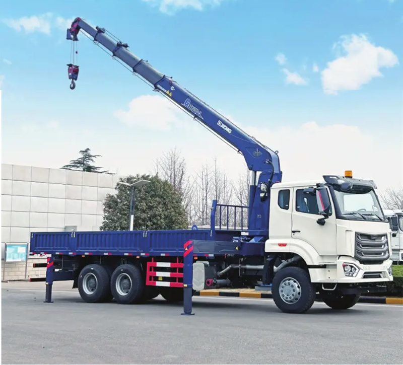 Sinotruk HOWO NX 6x4 truck-mounted crane
