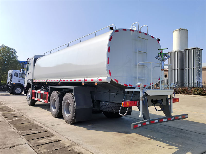 Howo 20000L water tank truck