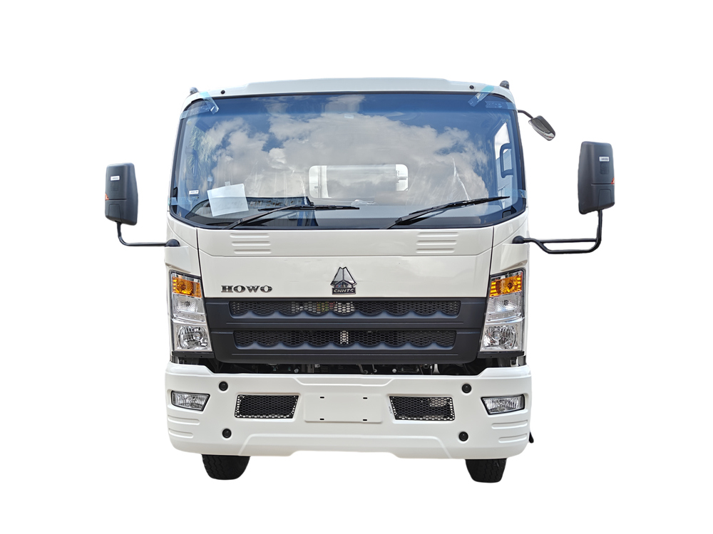 HOWO 5000L Asphalt Spreader Truck