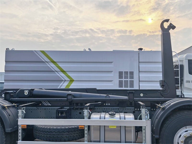 Howo TX garbage hook lift truck