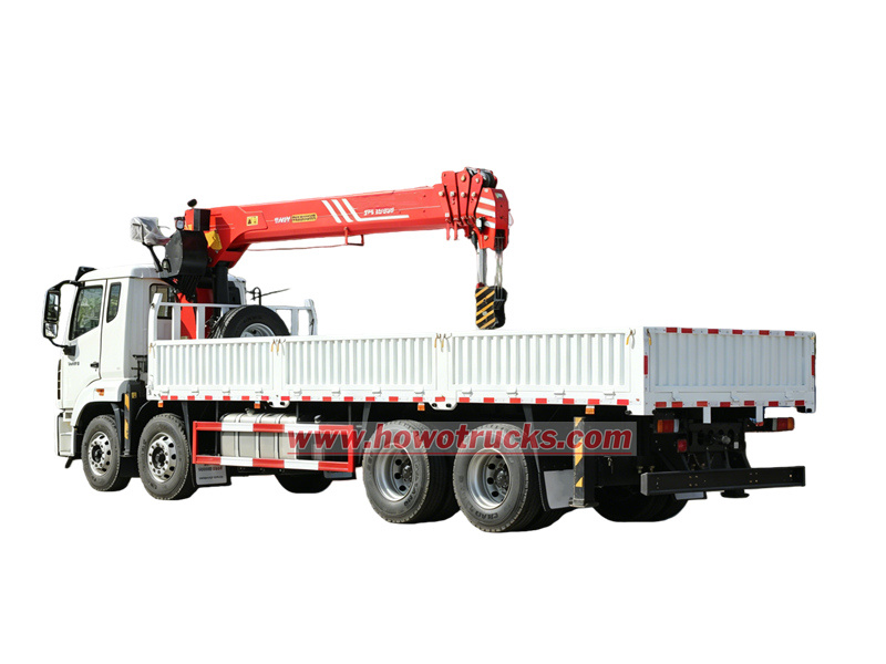HOWO heavy duty boom crane truck