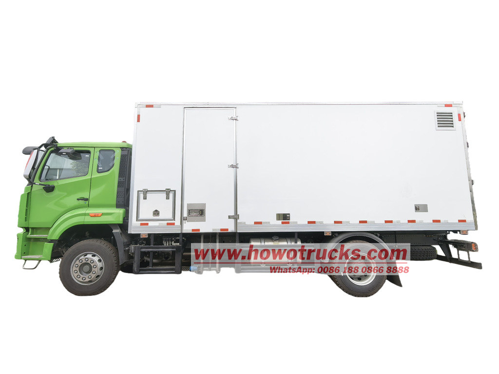 HOWO NX wooden cutting cargo truck