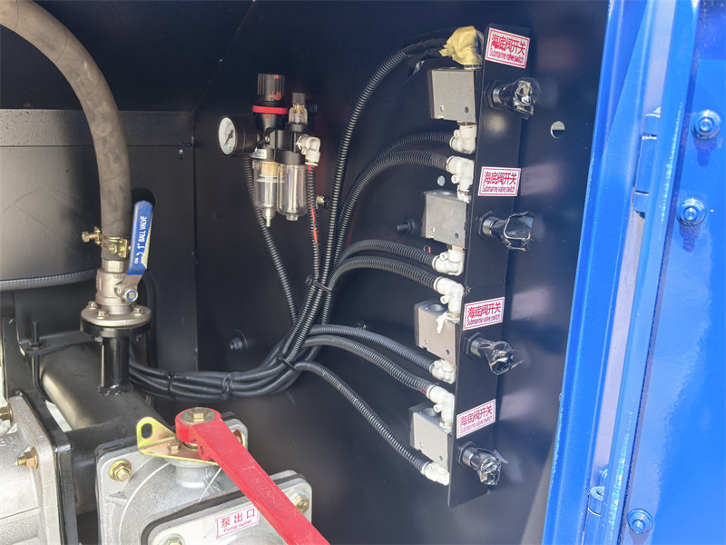 HOWO heavy 30000L fuel tank truck