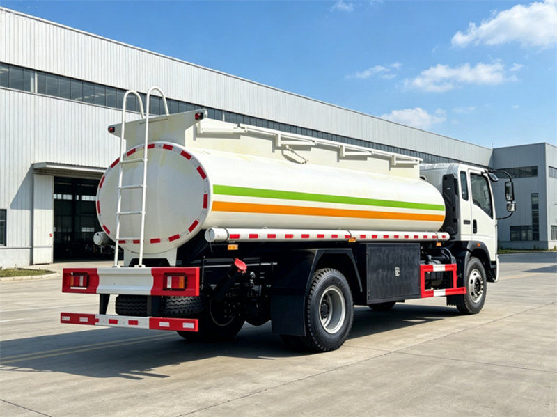 HOWO light 8000L fuel tank truck HOWO light 8000L fuel tank truck
