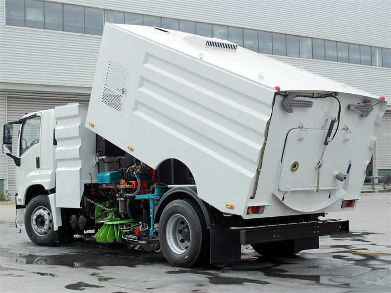 HOWO vacuum sweeper truck