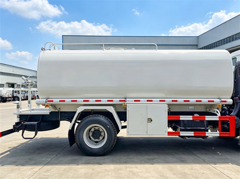 HOWO M7 15000L water tank truck